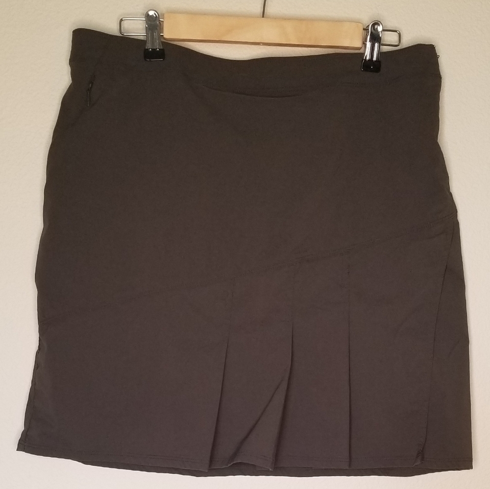 Sahalie pleated skort
